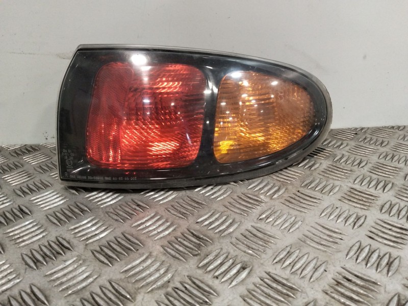 Recambio de piloto trasero derecho para daewoo lanos (klat) 1.3 referencia OEM IAM 305896R  