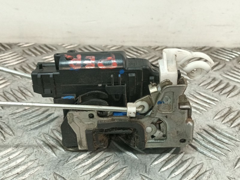 Recambio de cerradura puerta trasera derecha para dacia lodgy stepway referencia OEM IAM 825020953R  
