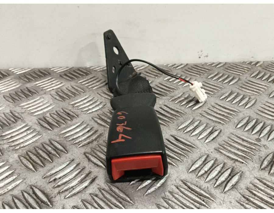 Recambio de enganche cinturon trasero izquierdo para citroën c4 cactus 1.2 vti 82 referencia OEM IAM 98059715XT  