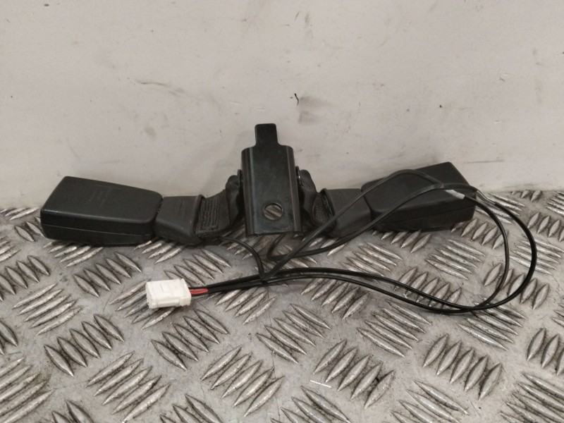 Recambio de enganche cinturon trasero central para citroën c4 cactus 1.2 vti 82 referencia OEM IAM 98059713XT  