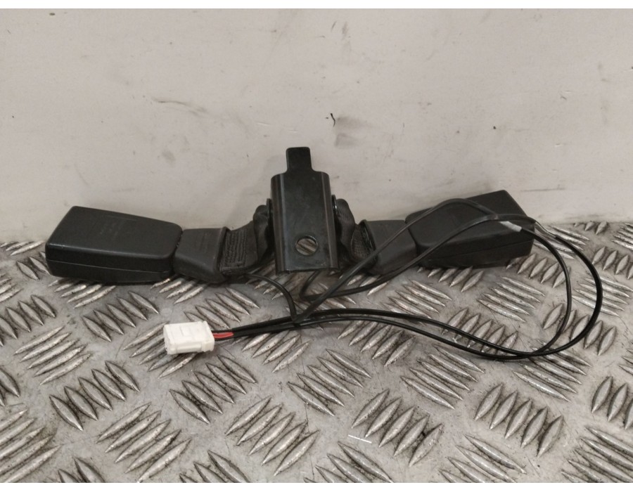 Recambio de enganche cinturon trasero central para citroën c4 cactus 1.2 vti 82 referencia OEM IAM 98059713XT  