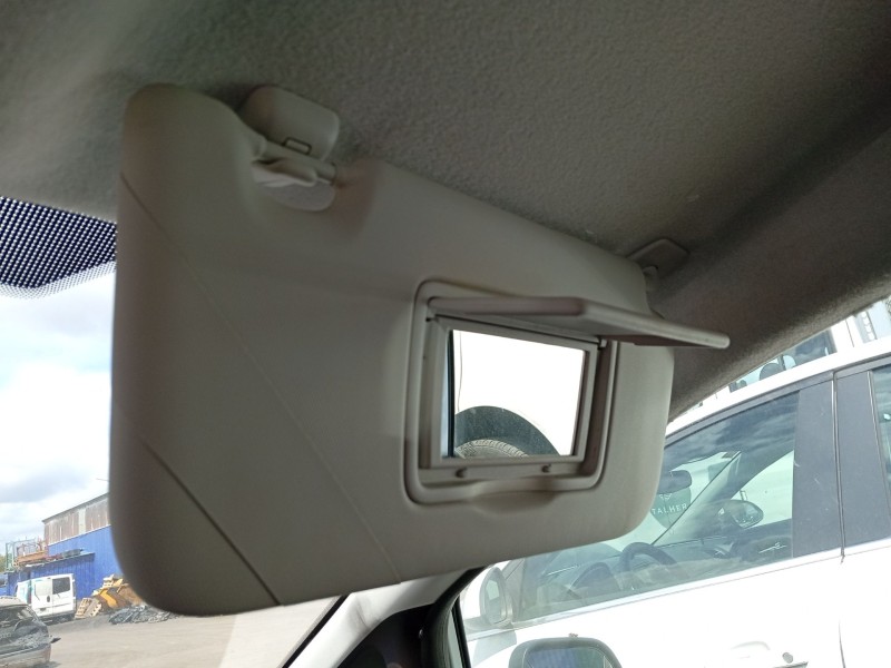 Recambio de parasol derecho para ford fiesta vii (hj, hf) 1.1 ti-vct referencia OEM IAM 2637422  