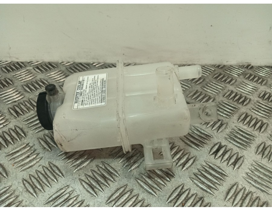 Recambio de deposito expansion para toyota c-hr (_x1_) 1.8 hybrid (zyx10_, zyx11_) referencia OEM IAM G91H0F4011 164A20T021 