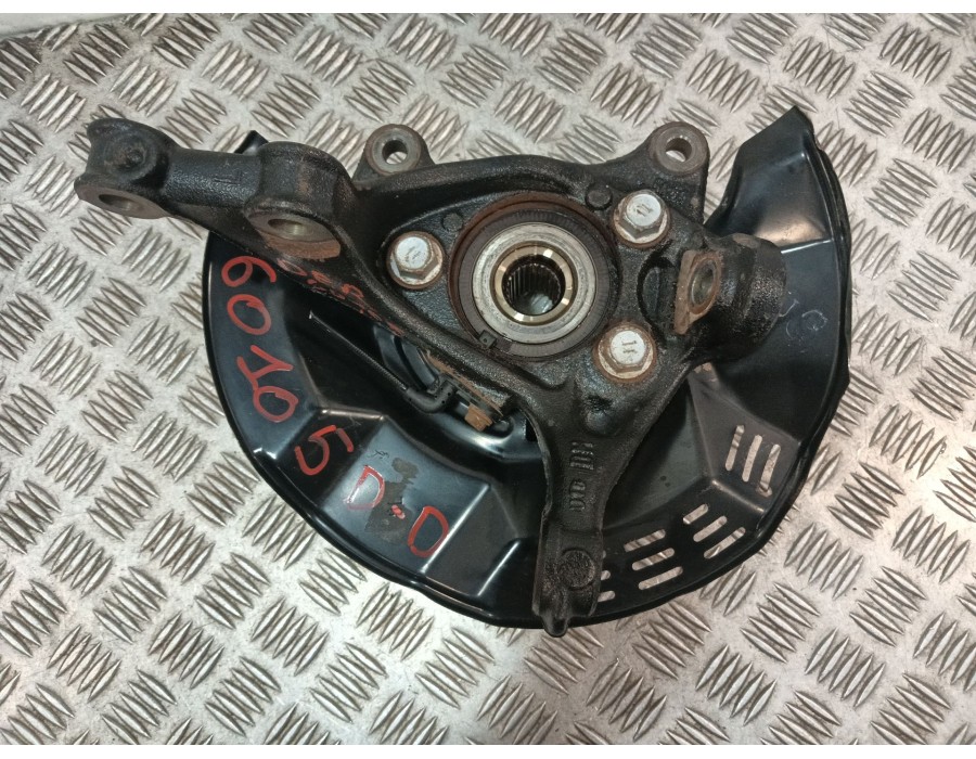 Recambio de mangueta delantera derecha para toyota c-hr (_x1_) 1.8 hybrid (zyx10_, zyx11_) referencia OEM IAM 43211F4010  