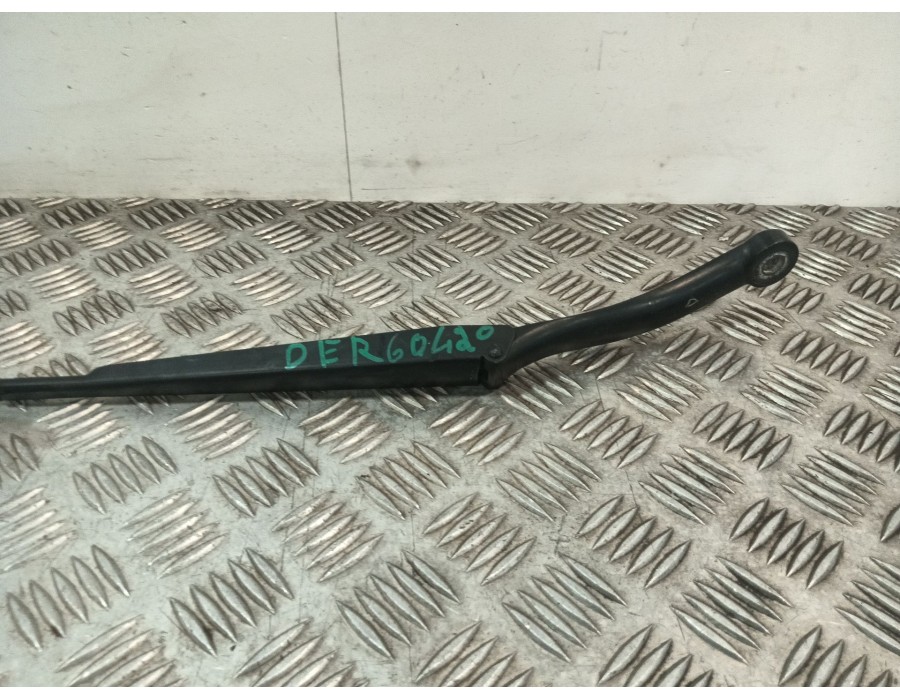 Recambio de brazo limpia delantero izquierdo para peugeot 307 (3a/c) 2.0 hdi 90 referencia OEM IAM 9649532780  