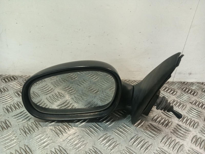 Recambio de retrovisor izquierdo para daewoo lanos (klat) 1.3 referencia OEM IAM T100BRKT  