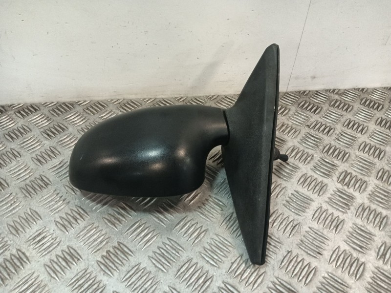 Recambio de retrovisor izquierdo para daewoo lanos (klat) 1.3 referencia OEM IAM T100BRKT  