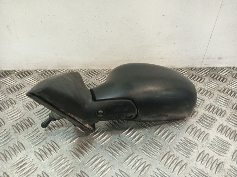Recambio de retrovisor izquierdo para daewoo lanos (klat) 1.3 referencia OEM IAM T100BRKT  