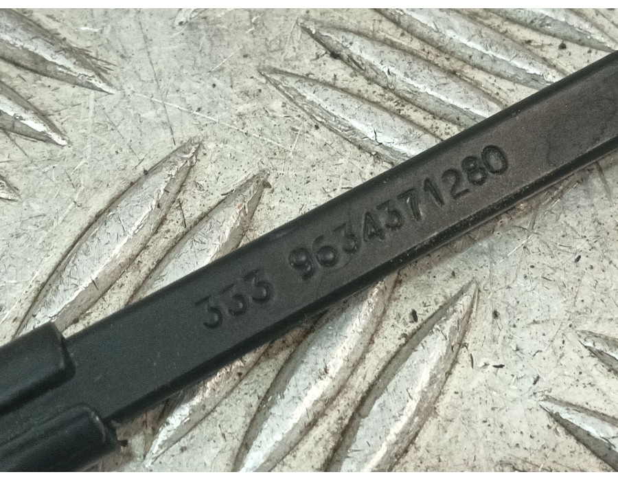 Recambio de brazo limpia delantero izquierdo para peugeot 307 (3a/c) 2.0 hdi 90 referencia OEM IAM 9634371280  
