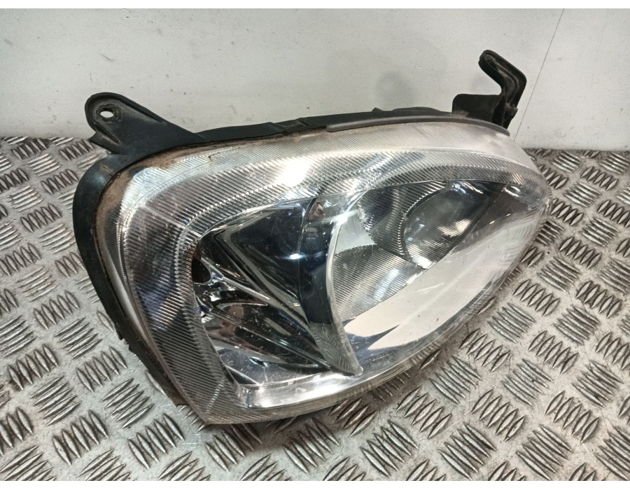 Recambio de faro derecho para opel corsa c (x01) 1.0 (f08, f68) referencia OEM IAM   