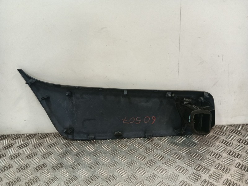 Recambio de moldura para iveco daily vi furgoneta 35s18, 35c18, 40c18, 50c18, 60c18, 65c18, 70c18 referencia OEM IAM 5801586542 