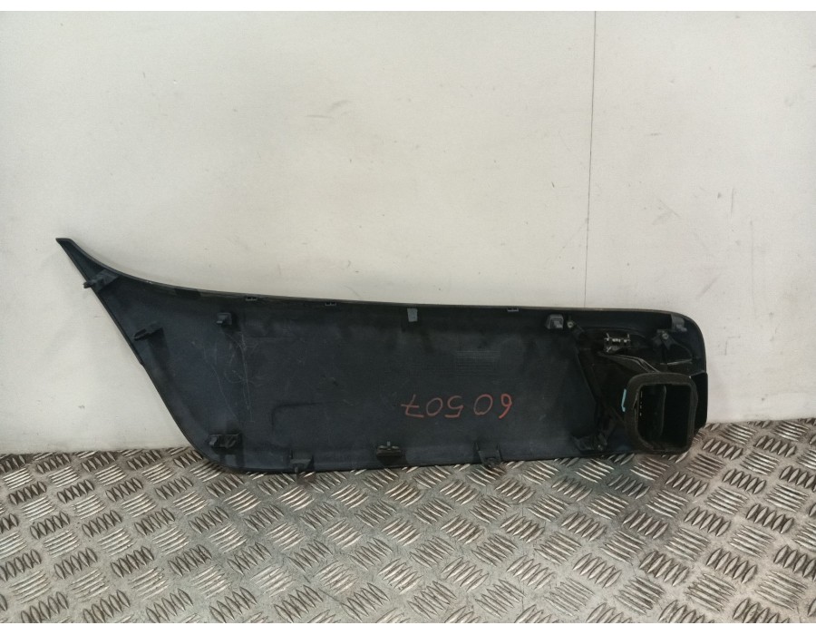Recambio de moldura para iveco daily vi furgoneta 35s18, 35c18, 40c18, 50c18, 60c18, 65c18, 70c18 referencia OEM IAM 5801586542 