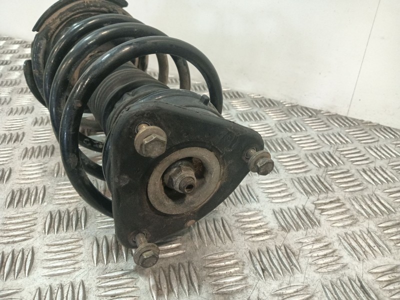 Recambio de amortiguador delantero derecho para volvo c30 2.0 diesel cat referencia OEM IAM A3762GR  