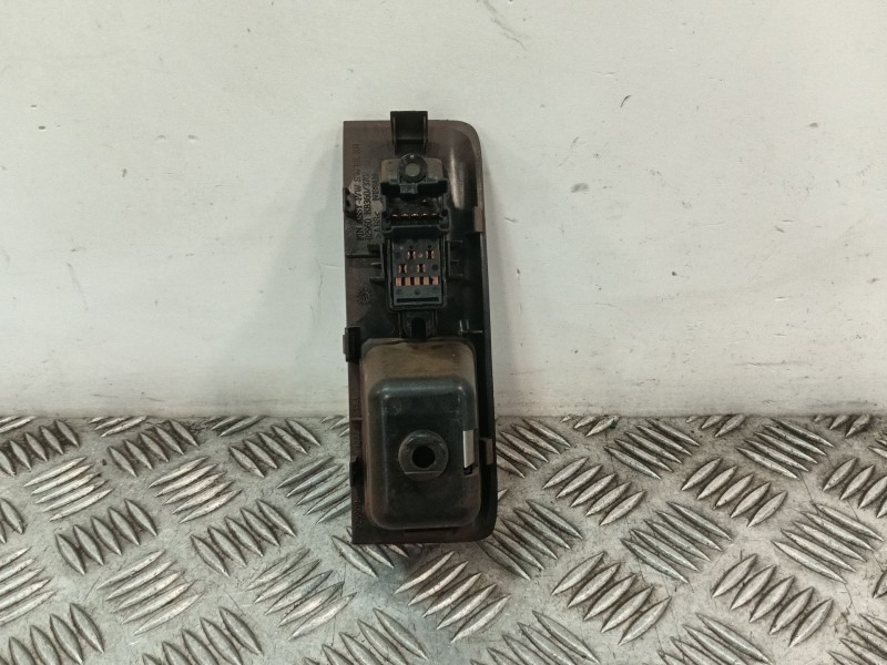 Recambio de mando elevalunas trasero derecho para nissan pathfinder (r51) 2.5 dci xe referencia OEM IAM 82960EB360  