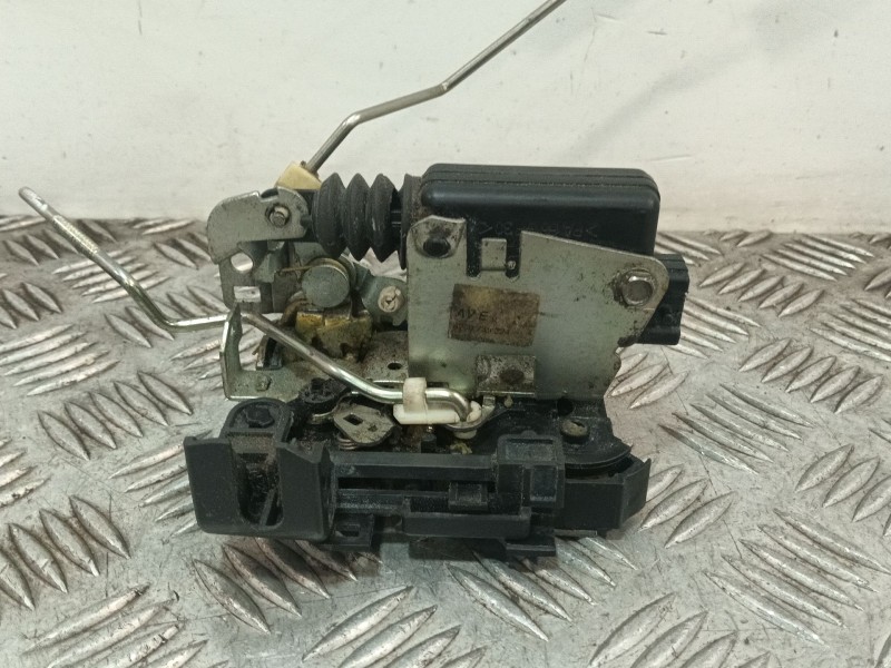 Recambio de cerradura puerta delantera derecha para dacia sandero (bs_) 1.2 16v referencia OEM IAM 8200735224  