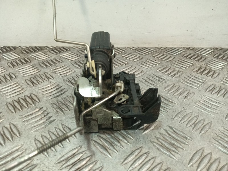 Recambio de cerradura puerta delantera derecha para dacia sandero (bs_) 1.2 16v referencia OEM IAM 8200735224  