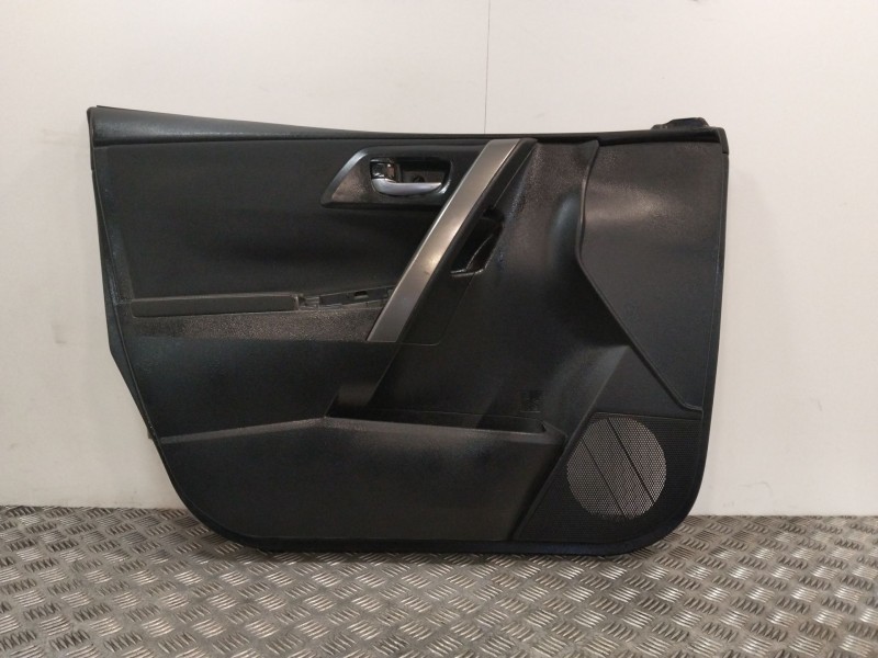 Recambio de guarnecido puerta delantera izquierda para toyota auris (_e18_) 1.4 d-4d (nde180_) referencia OEM IAM 6777802280  