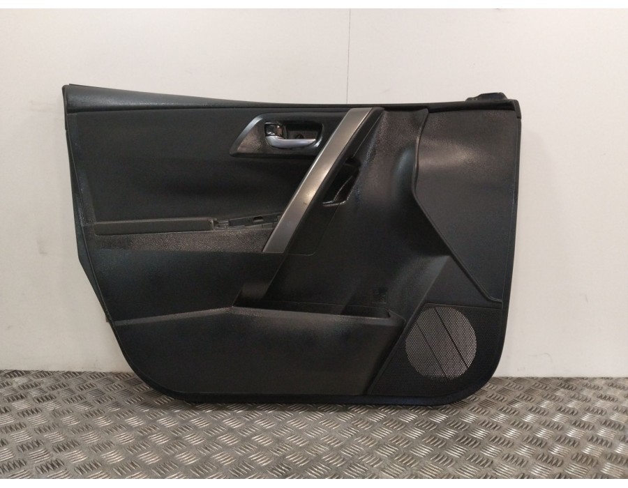 Recambio de guarnecido puerta delantera izquierda para toyota auris (_e18_) 1.4 d-4d (nde180_) referencia OEM IAM 6777802280  