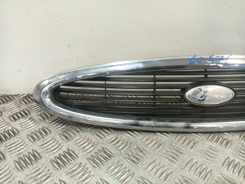 Recambio de rejilla delantera para ford mondeo ii (bap) 2.5 24v referencia OEM IAM 96BG8200  