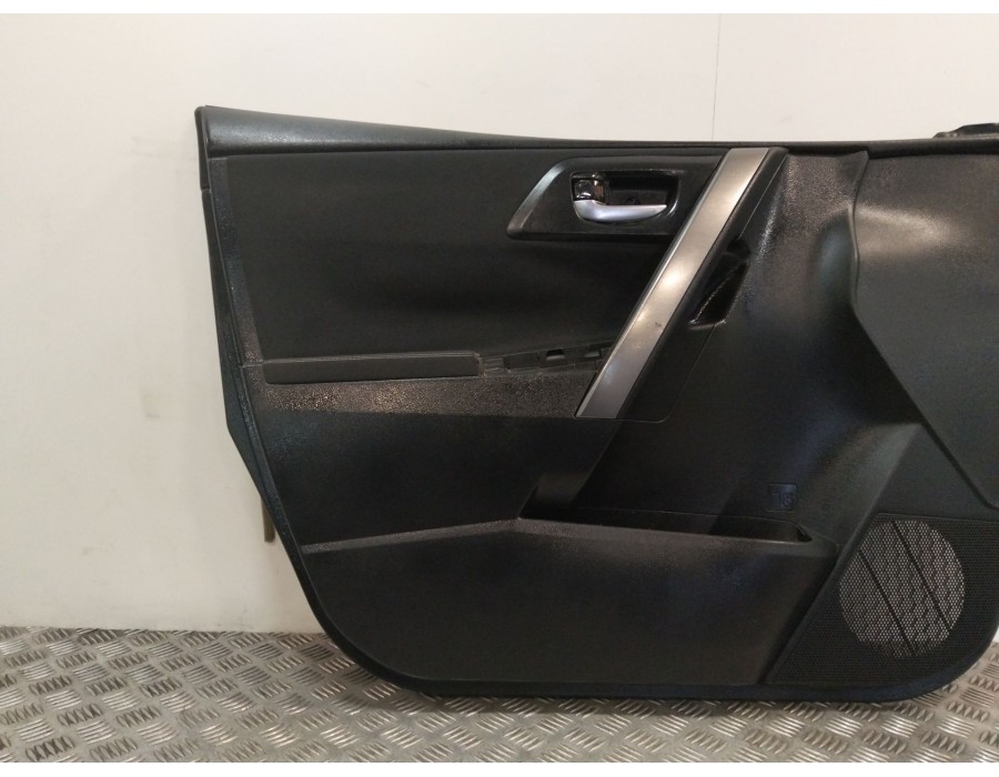 Recambio de guarnecido puerta delantera izquierda para toyota auris (_e18_) 1.4 d-4d (nde180_) referencia OEM IAM 6777802280  