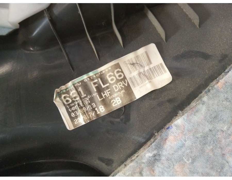 Recambio de guarnecido puerta delantera izquierda para toyota auris (_e18_) 1.4 d-4d (nde180_) referencia OEM IAM 6777802280  