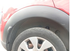 Recambio de paso de rueda trasero derecho para citroën c4 cactus 1.2 vti 82 referencia OEM IAM 9801624280  