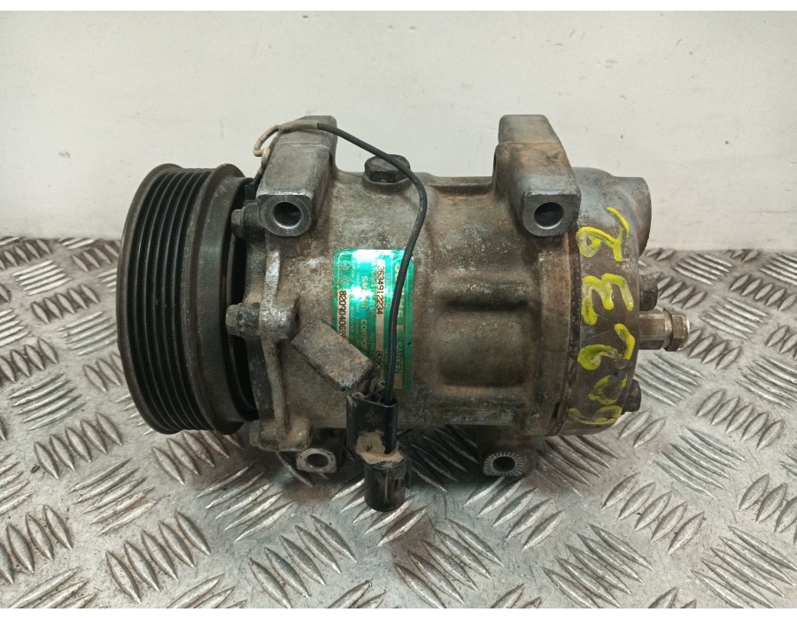 Recambio de compresor aire acondicionado para volvo v40 station wagon (645) 1.9 di referencia OEM IAM 8200040681  