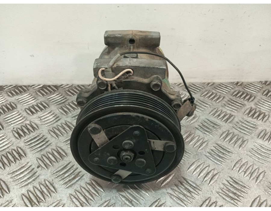 Recambio de compresor aire acondicionado para volvo v40 station wagon (645) 1.9 di referencia OEM IAM 8200040681  