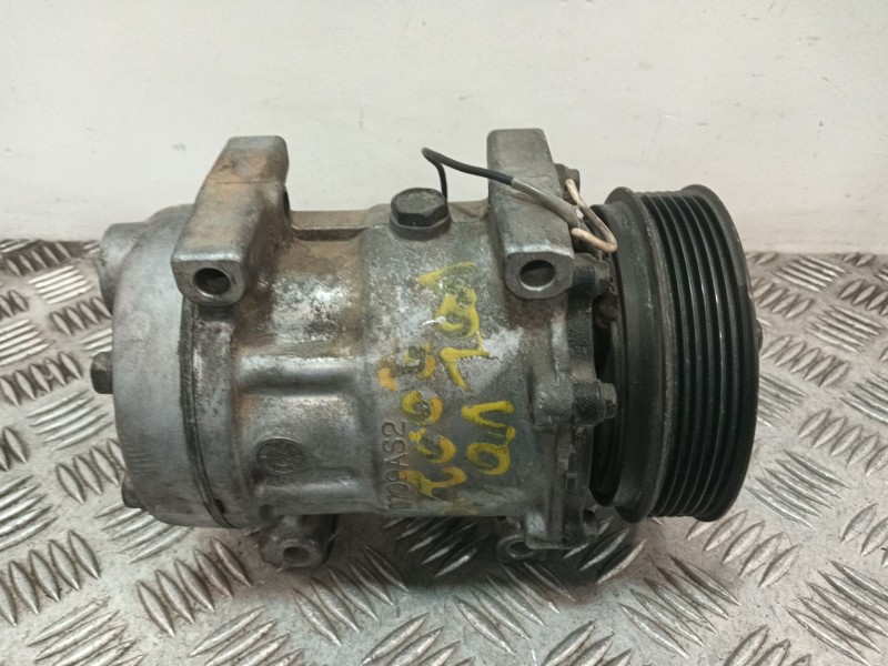 Recambio de compresor aire acondicionado para volvo v40 station wagon (645) 1.9 di referencia OEM IAM 8200040681  