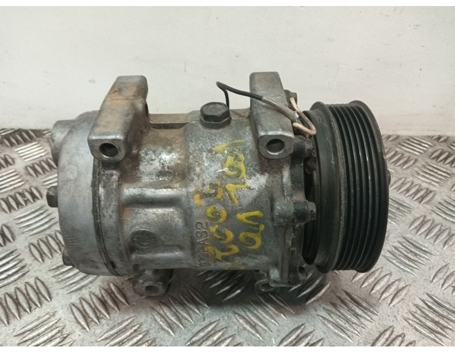 Recambio de compresor aire acondicionado para volvo v40 station wagon (645) 1.9 di referencia OEM IAM 8200040681  