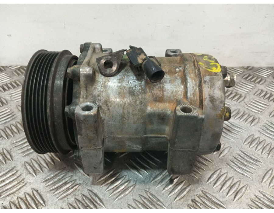 Recambio de compresor aire acondicionado para volvo v40 station wagon (645) 1.9 di referencia OEM IAM 8200040681  