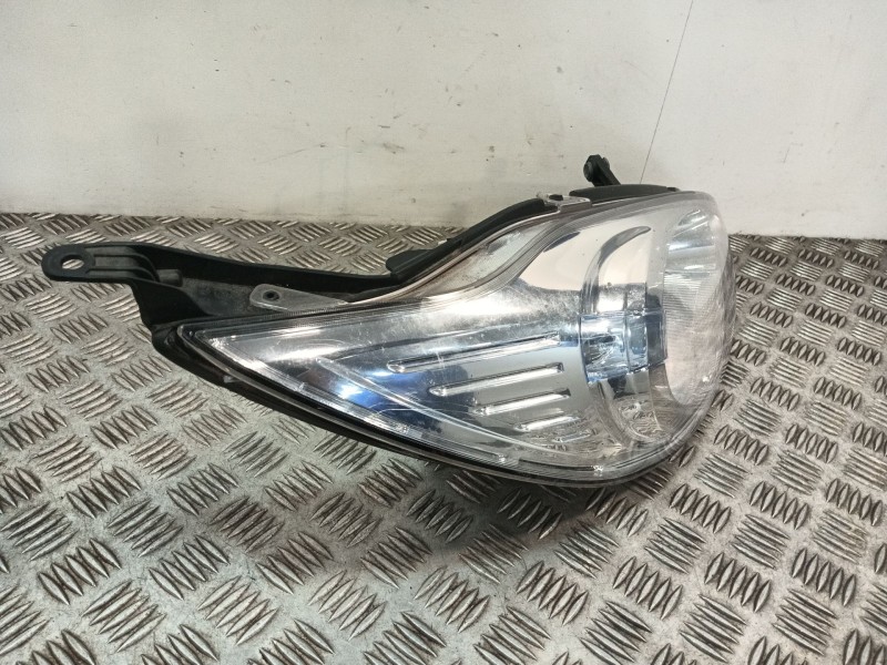 Recambio de faro derecho para ford ka (ru8) 1.2 referencia OEM IAM 1566724 20B779B 
