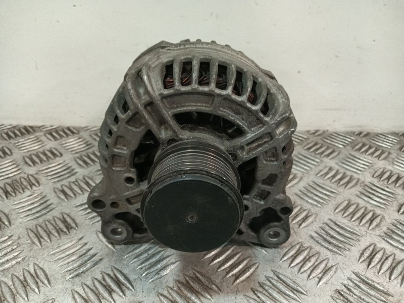 Recambio de alternador para volkswagen polo iv (9n_, 9a_) 1.4 tdi referencia OEM IAM 045903023A 0124515022 