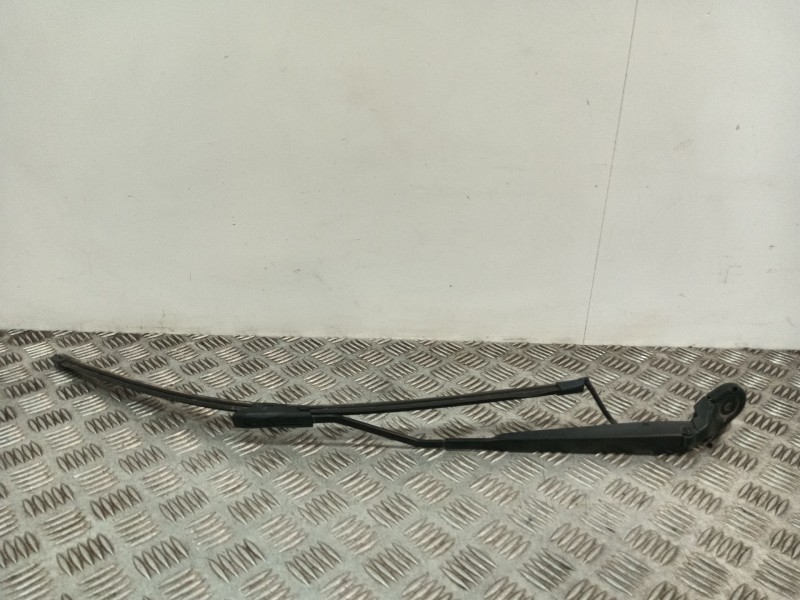 Recambio de brazo limpia delantero izquierdo para citroën c4 cactus 1.2 vti 82 referencia OEM IAM 9801705780  