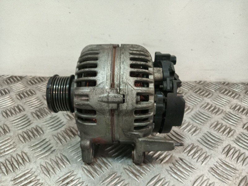 Recambio de alternador para volkswagen polo iv (9n_, 9a_) 1.4 tdi referencia OEM IAM 045903023A 0124515022 