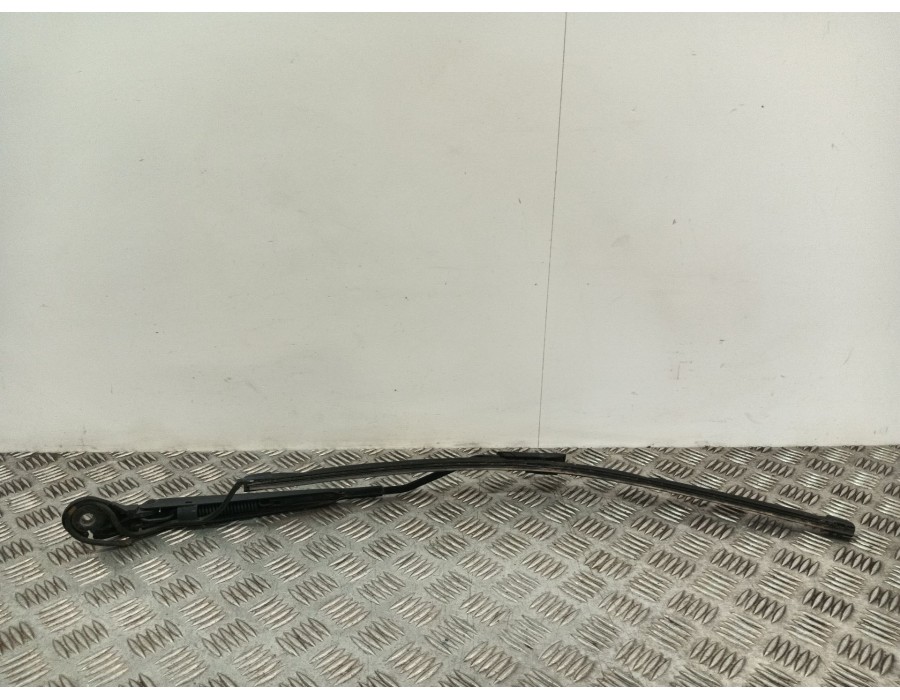 Recambio de brazo limpia delantero izquierdo para citroën c4 cactus 1.2 vti 82 referencia OEM IAM 9801705780  