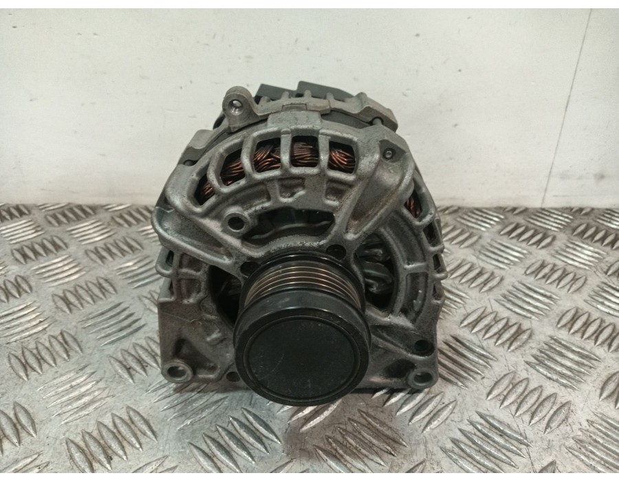 Recambio de alternador para mercedes-benz clase a (w176) a 180 (176.042) referencia OEM IAM A0009061903 0125711030 