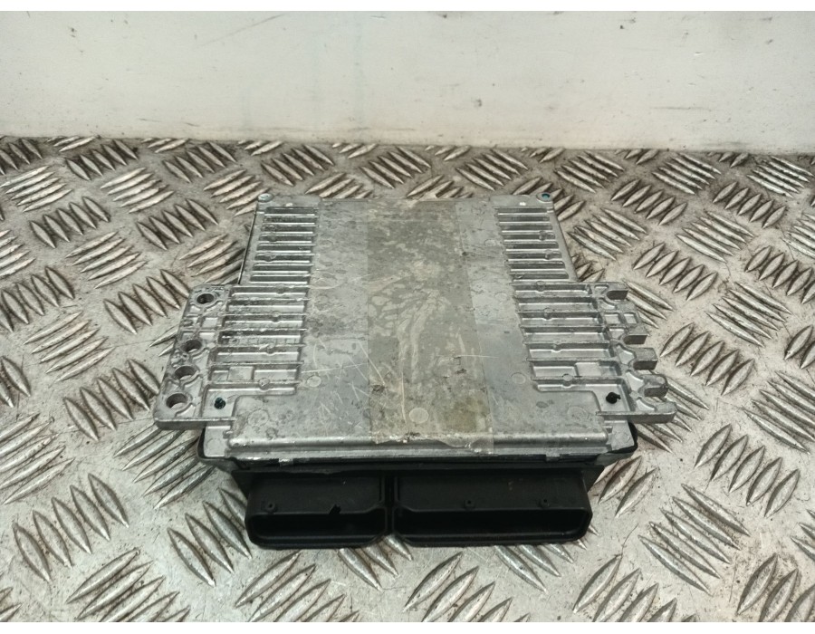 Recambio de centralita motor uce para nissan pathfinder iii (r51) 4.0 4wd referencia OEM IAM MEC70700  