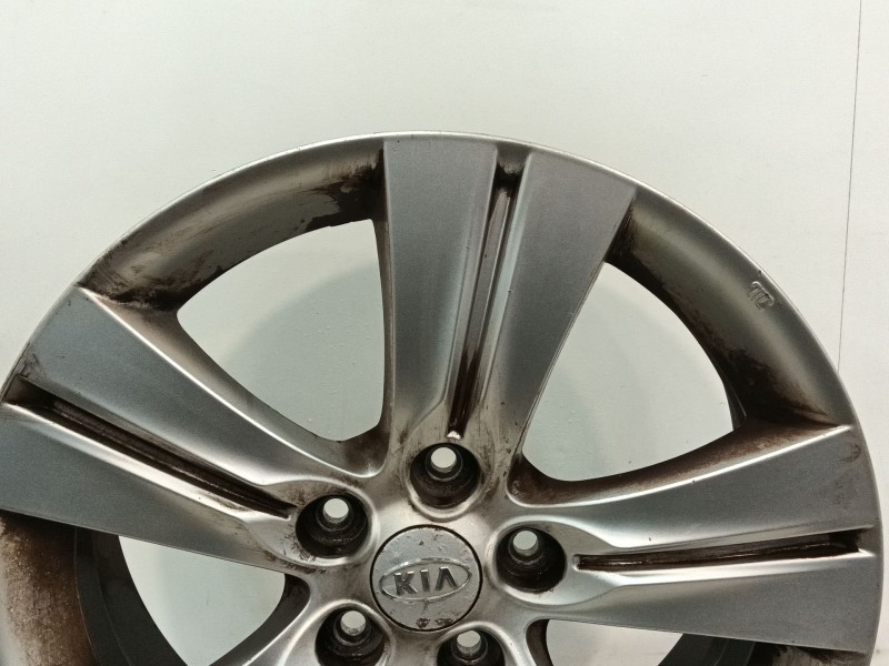 Recambio de llanta para kia sportage referencia OEM IAM 529103U200  