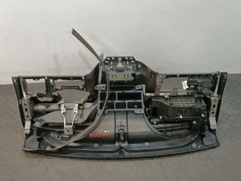 Recambio de salpicadero para citroën c4 cactus 1.2 vti 82 referencia OEM IAM 16117992BV  