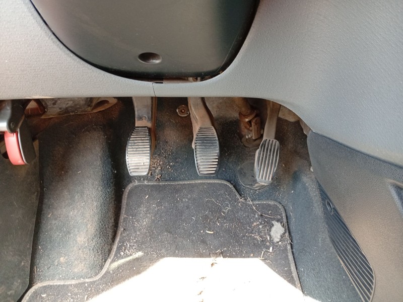 Recambio de pedal embrague para ford ka (ru8) 1.2 referencia OEM IAM 1564881  
