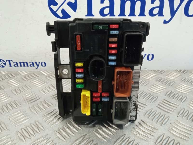 Recambio de caja reles / fusibles para peugeot 207 referencia OEM IAM 9664997880  