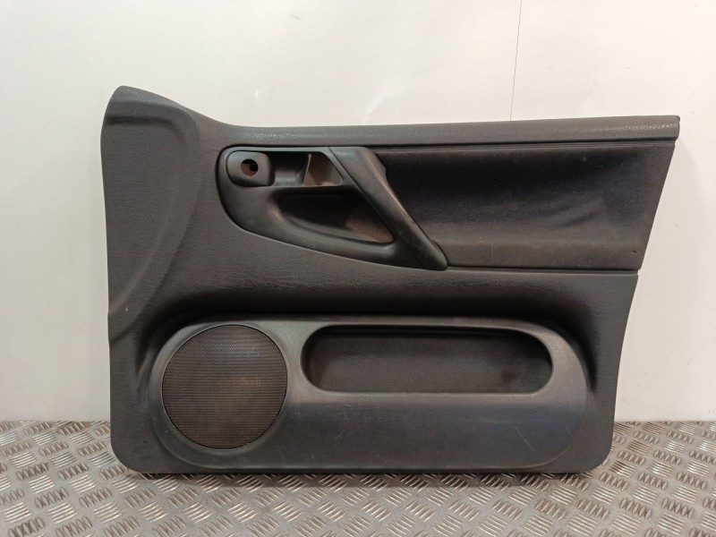 Recambio de guarnecido puerta delantera derecha para volkswagen polo berlina (6n1) referencia OEM IAM 6N4867012  