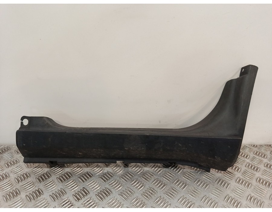 Recambio de moldura para iveco daily vi furgoneta 35s18, 35c18, 40c18, 50c18, 60c18, 65c18, 70c18 referencia OEM IAM 5801521532 