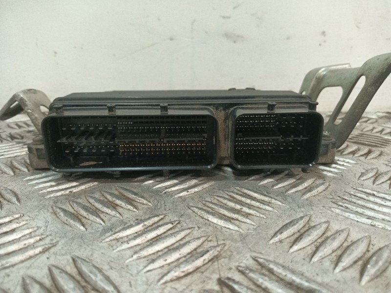 Recambio de centralita motor uce para toyota yaris 1.3 16v cat referencia OEM IAM 896610DB31 MB2754001860 