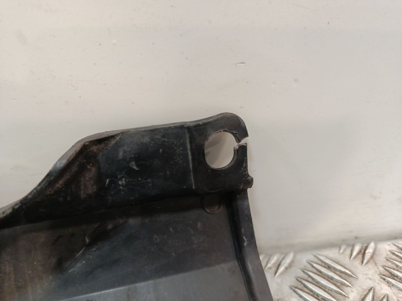 Recambio de moldura para iveco daily vi furgoneta 35s18, 35c18, 40c18, 50c18, 60c18, 65c18, 70c18 referencia OEM IAM 5801521532 