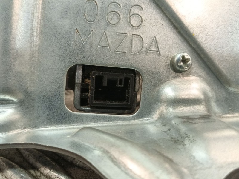 Recambio de motor limpia trasero para mazda 3 berlina (bp) referencia OEM IAM   