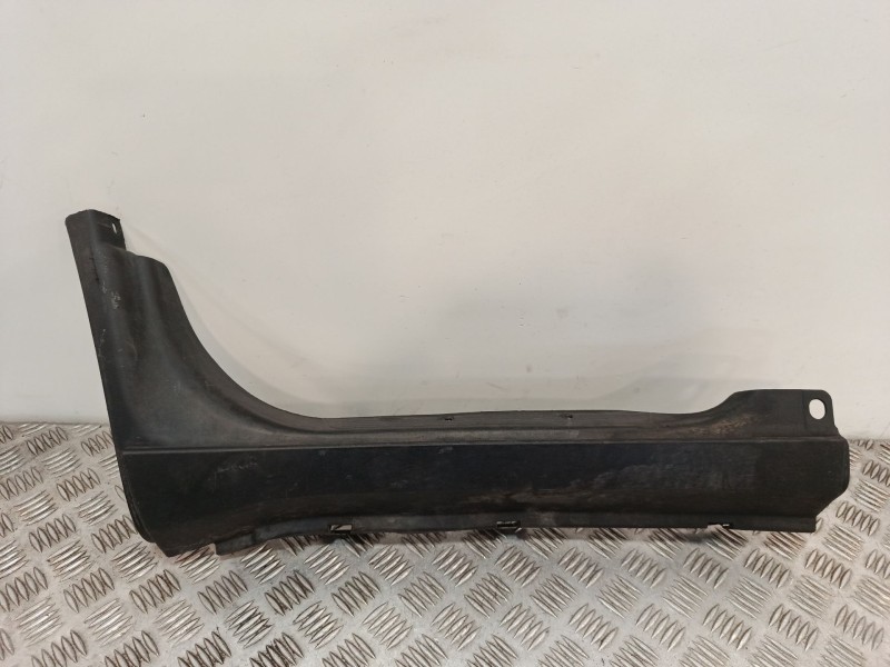 Recambio de moldura para iveco daily vi furgoneta 35s18, 35c18, 40c18, 50c18, 60c18, 65c18, 70c18 referencia OEM IAM 5801521533 