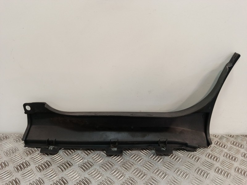 Recambio de moldura para iveco daily vi furgoneta 35s18, 35c18, 40c18, 50c18, 60c18, 65c18, 70c18 referencia OEM IAM 5801521533 