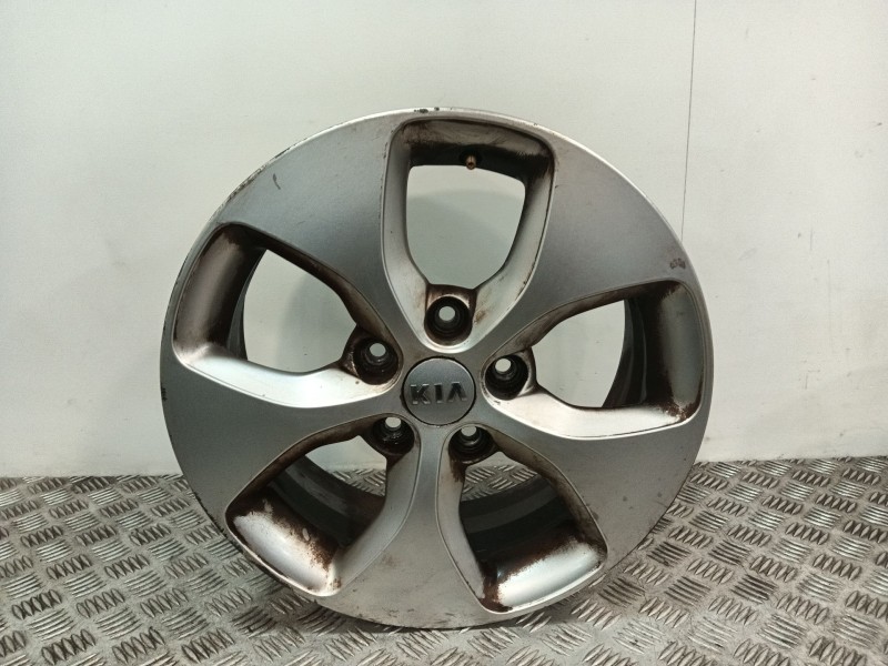 Recambio de llanta para kia carens iv 1.7 crdi referencia OEM IAM 52910A4100  